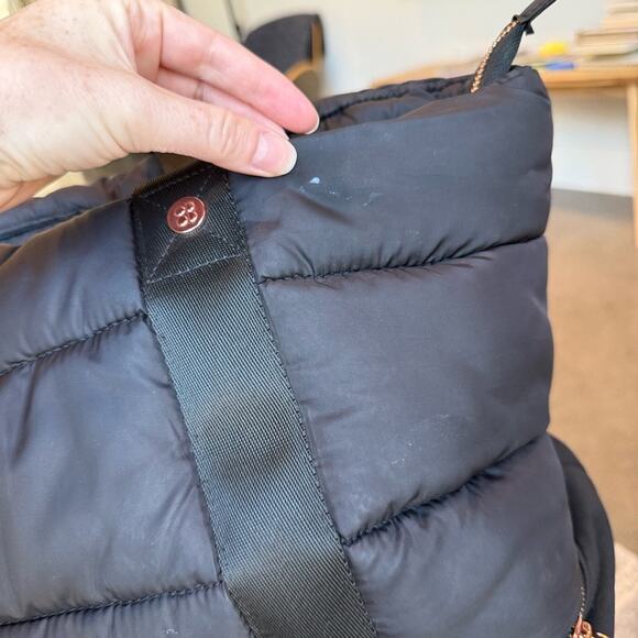 Sweaty Betty Icon Luxe Black Quilted Weekender Gym Bag - Picture 10 of 11